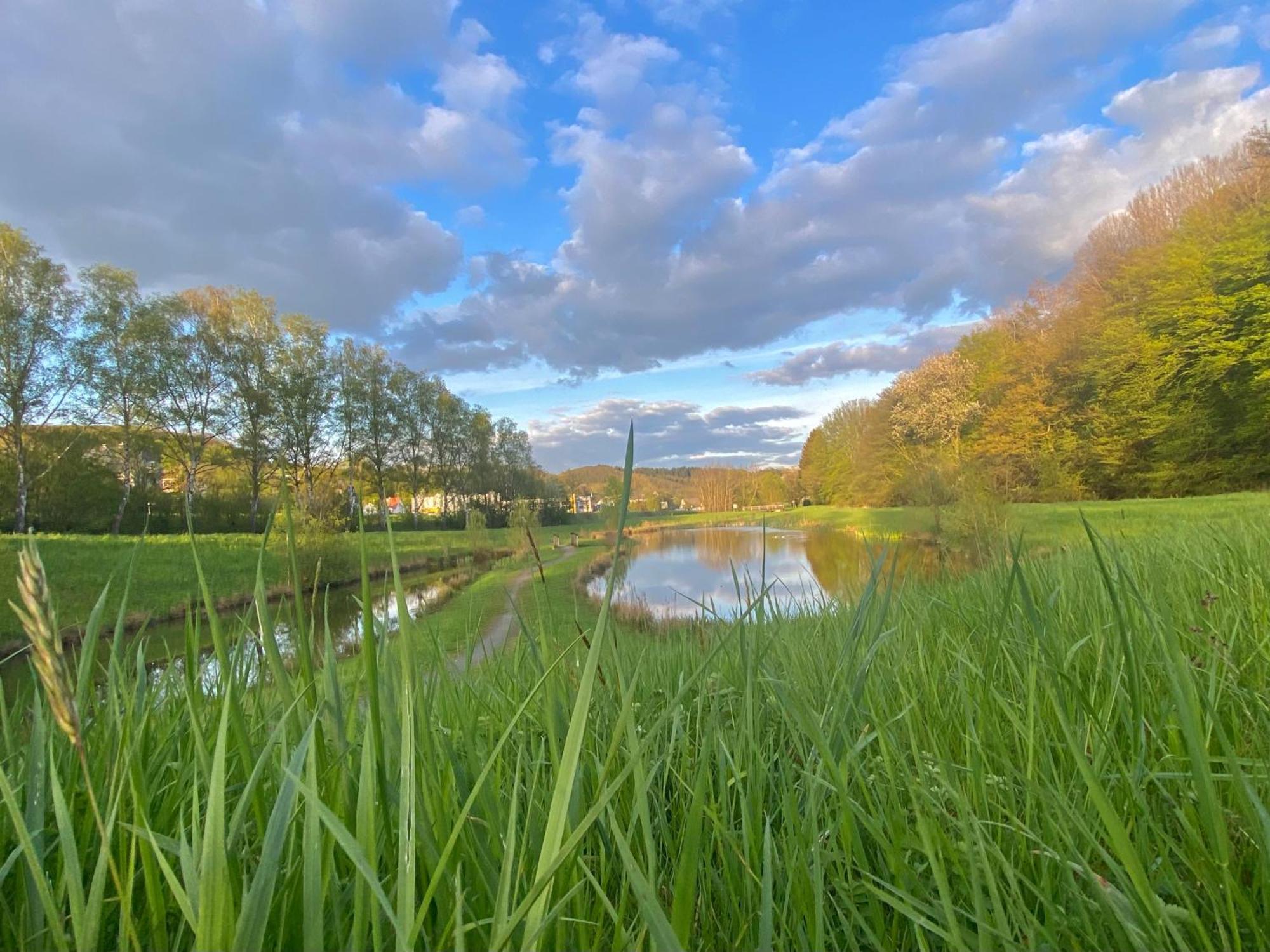 Fruehstueckspension Zur Krone Bad Endbach Exterior foto